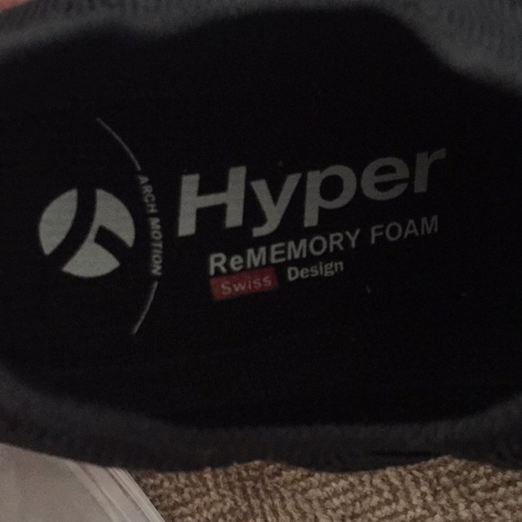 Hyper - Picture 3 of 7